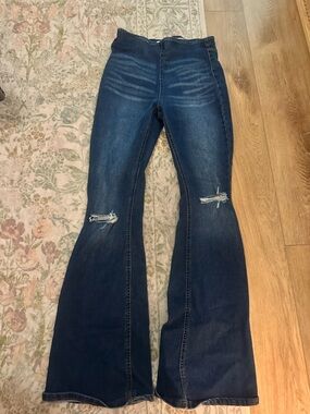 Tinseltown Dark Blue High-Rise Flare Jeans with Knee Distress